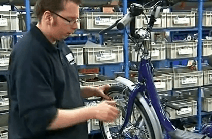 Lintech fabriek - verstellen Lintech, POM revalidatietechniek, kwaliteitsfiets, fiets, fiets op maat, standaard fiets, gemaksfiets, elektrische fiets, lage instap fiets